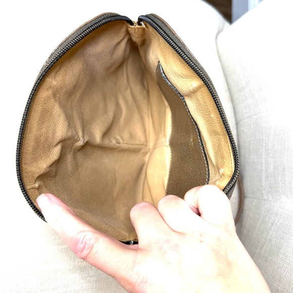 Gucci authentic brown monogram coated canvas crossbody bag - Picture 12 of 14